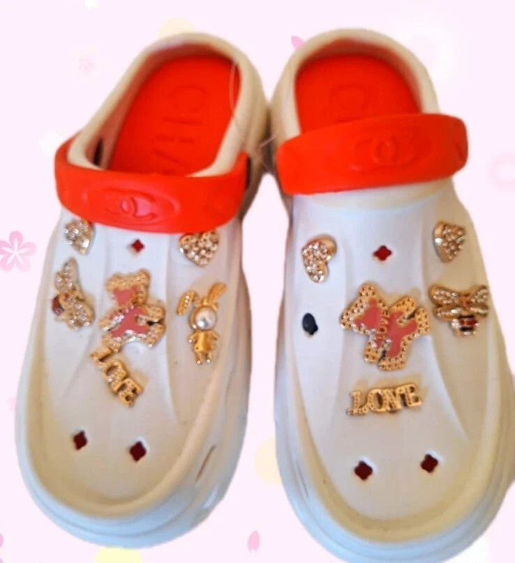 Classic Unisex Crocs Clogs EU 39 (UK 6 Adult) J5/W8 24cm – Lightweight Slippers