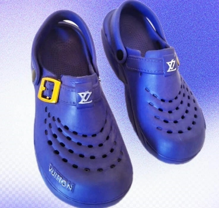 Classic Unisex Crocs Clogs EU 34 (UK 2 Youth) J2 21cm – Lightweight Slippers